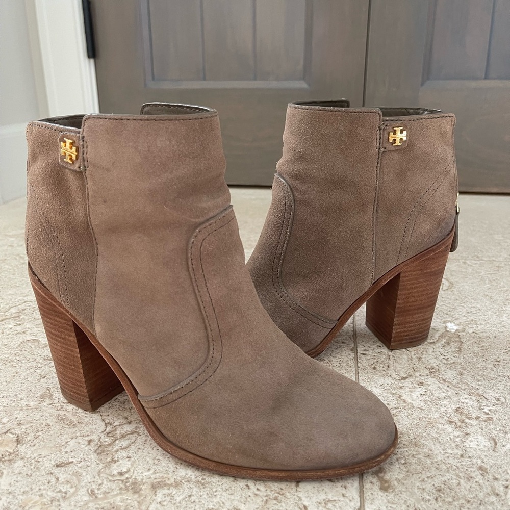 Tory Burch size 10 heeled ancle boots.